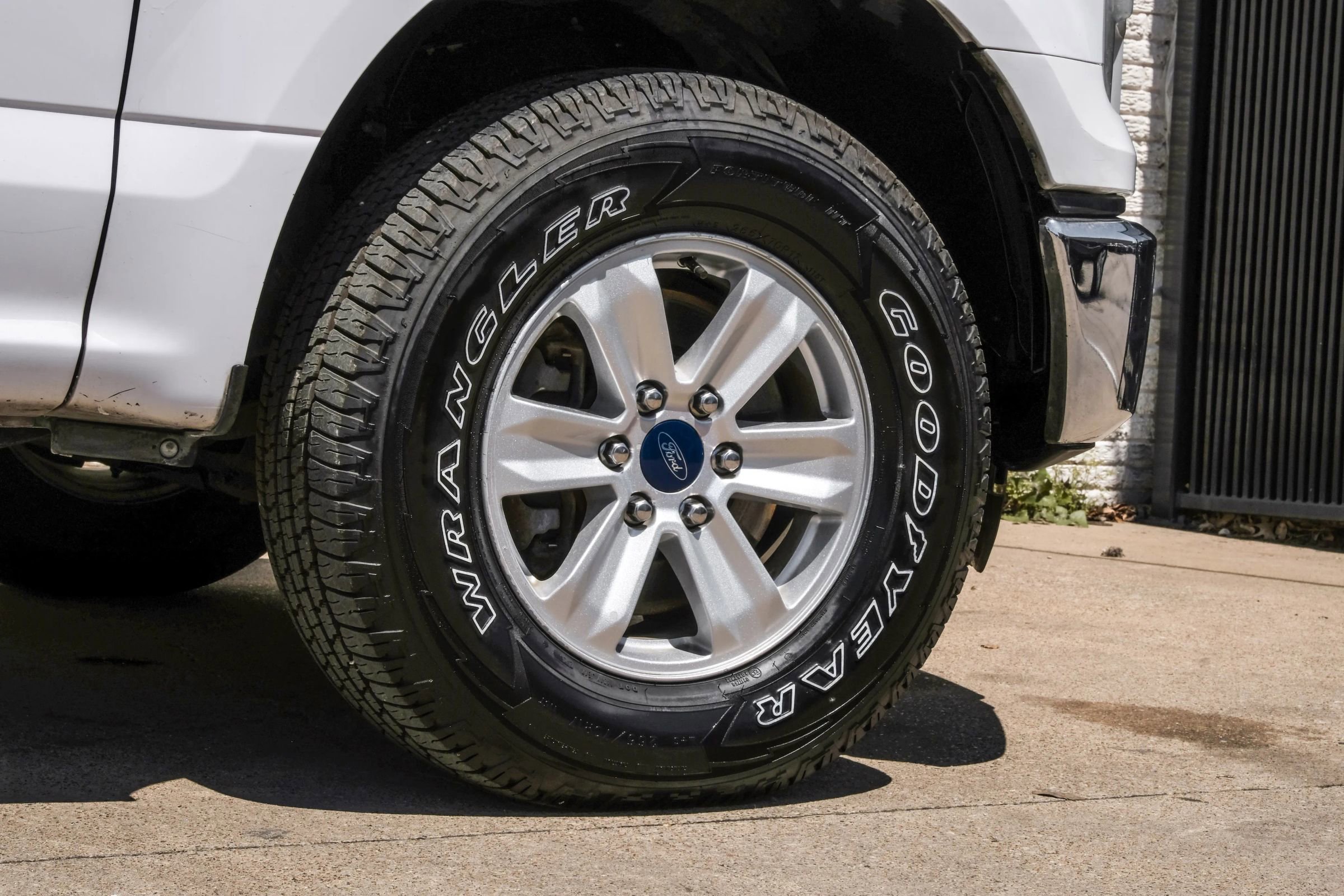 Used 2015 Ford F150 XLT image 43