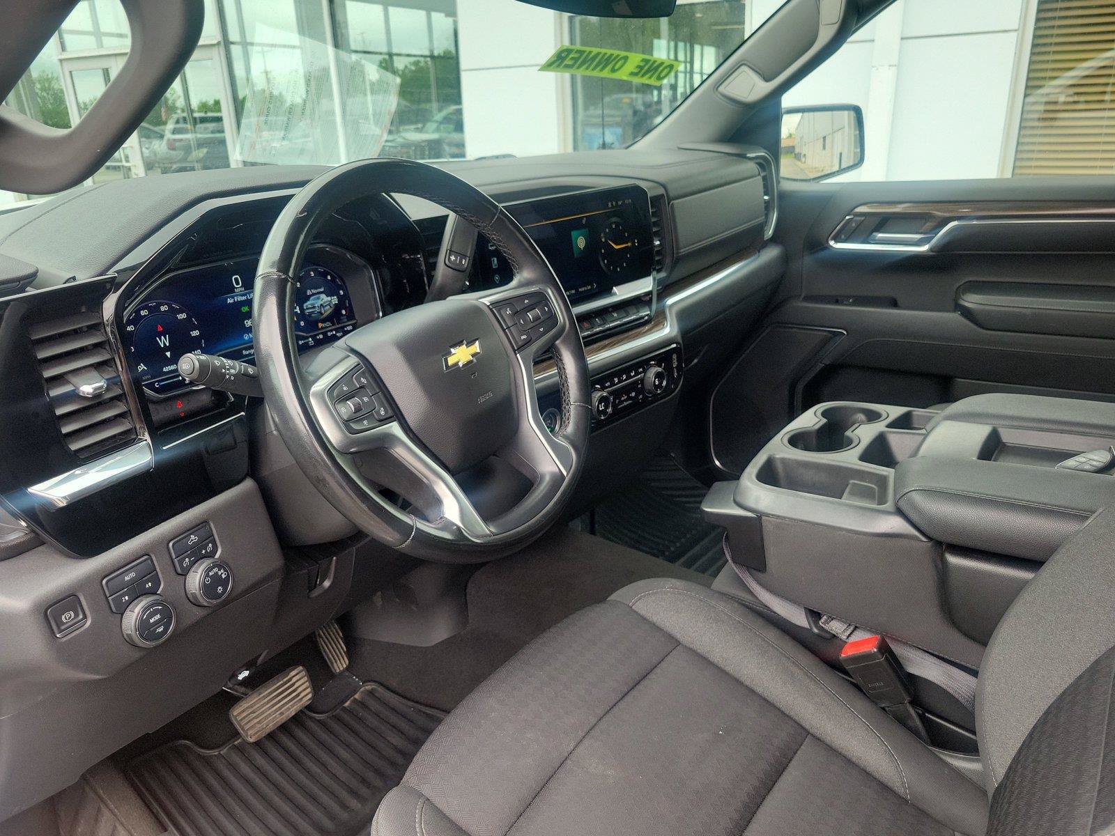 Used 2023 Chevrolet Silverado 1500 LT AWD/4WD image 20