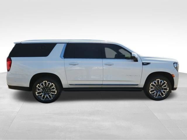 Used 2023 GMC Yukon XL Denali Ultimate image 10