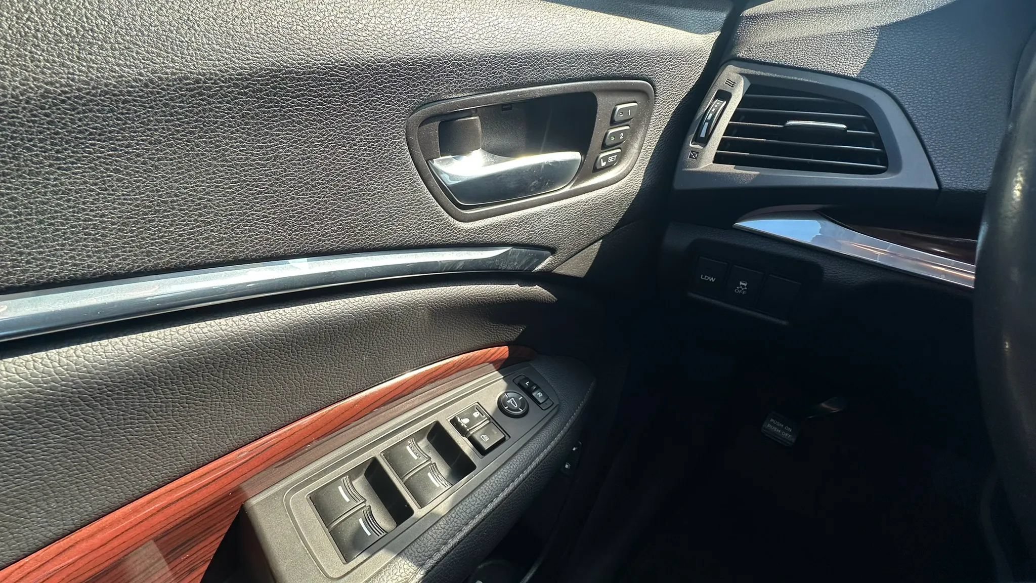 Used 2014 Acura MDX SH-AWD w/ Tech & Entertainment image 14