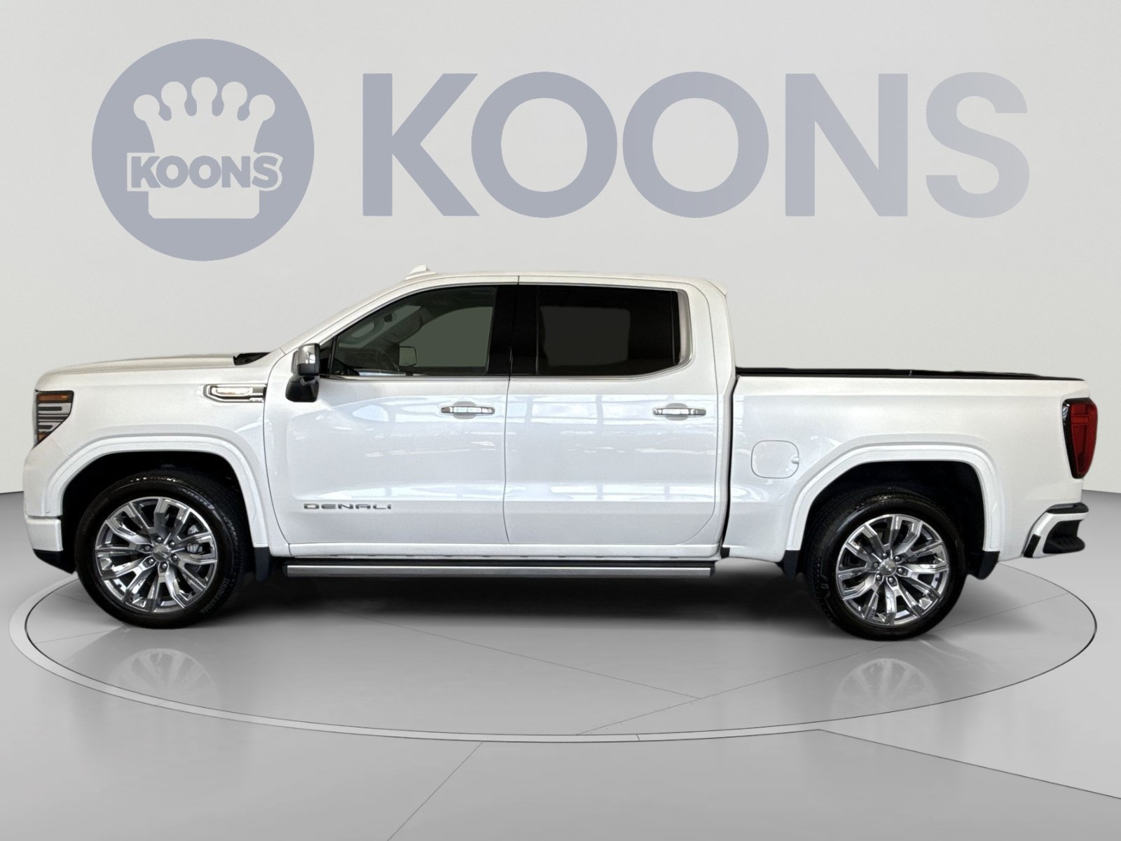 Used 2022 GMC Sierra 1500 Denali w/ Denali Reserve Package AWD/4WD image 2