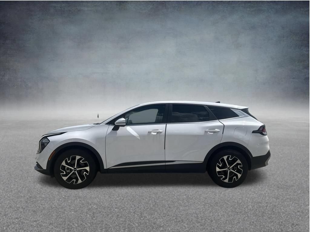 Used 2023 Kia Sportage EX FWD image 2