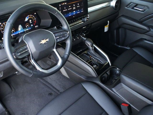 New 2025 Chevrolet Colorado LT w/ LT Convenience Package image 2