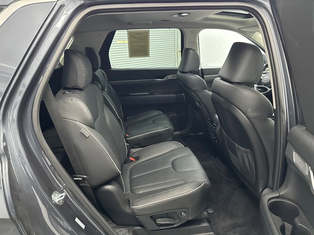Used 2024 Hyundai Palisade SEL w/ Premium Package image 17