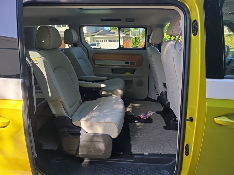 Certified 2025 Volkswagen ID. Buzz 1st Edition AWD/4WD image 7