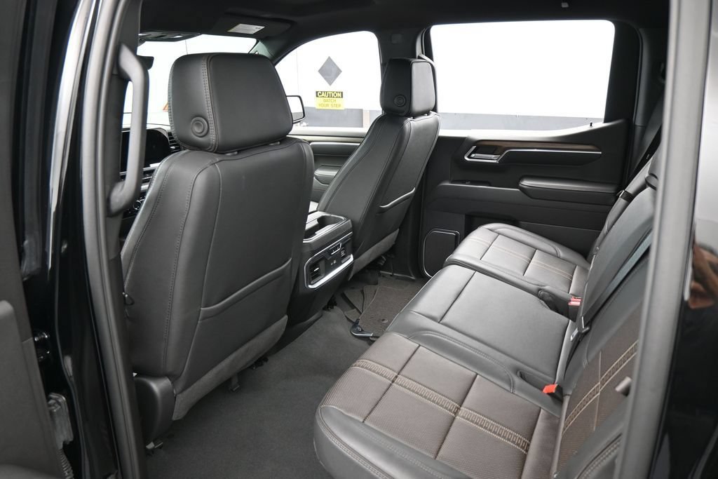Used 2026 Chevrolet Silverado 1500 High Country w/ Midnight Edition AWD/4WD image 42