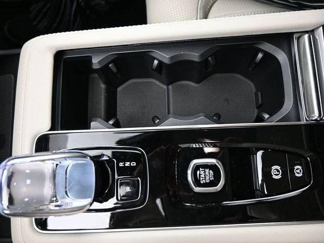 New 2026 Volvo XC90 B6 Ultra w/ Protection Package image 10