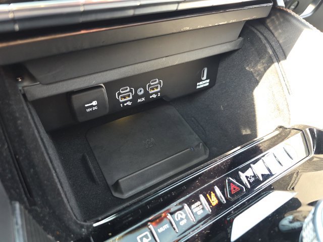Used 2025 Jeep Grand Wagoneer L Series III w/ Quick Order Packagew 28T AWD/4WD image 25