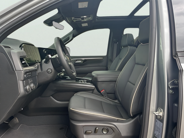 New 2026 Chevrolet Suburban Premier RWD image 17
