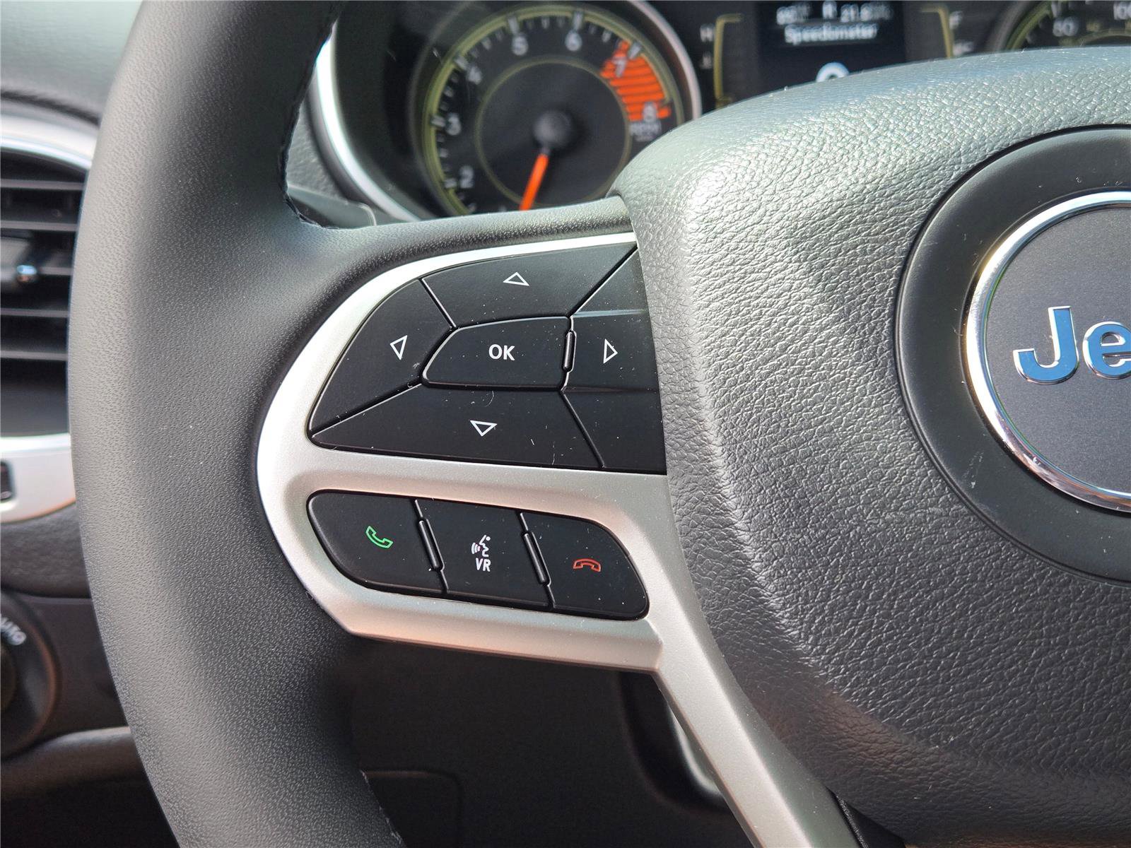 Used 2022 Jeep Cherokee Latitude w/ Sun & Sound Group AWD/4WD image 28