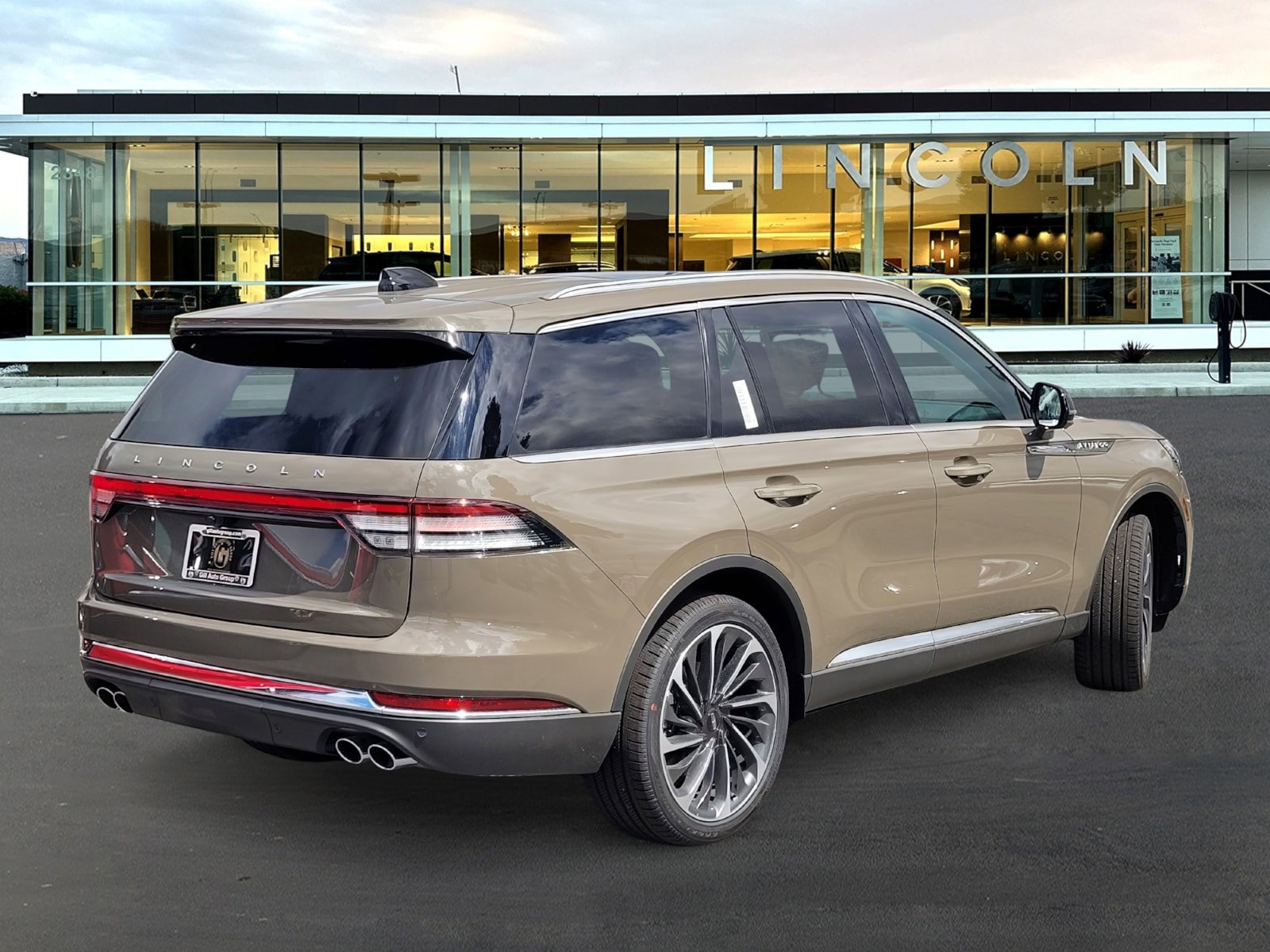New 2025 Lincoln Aviator Reserve w/ Equipment Group 201A image 4