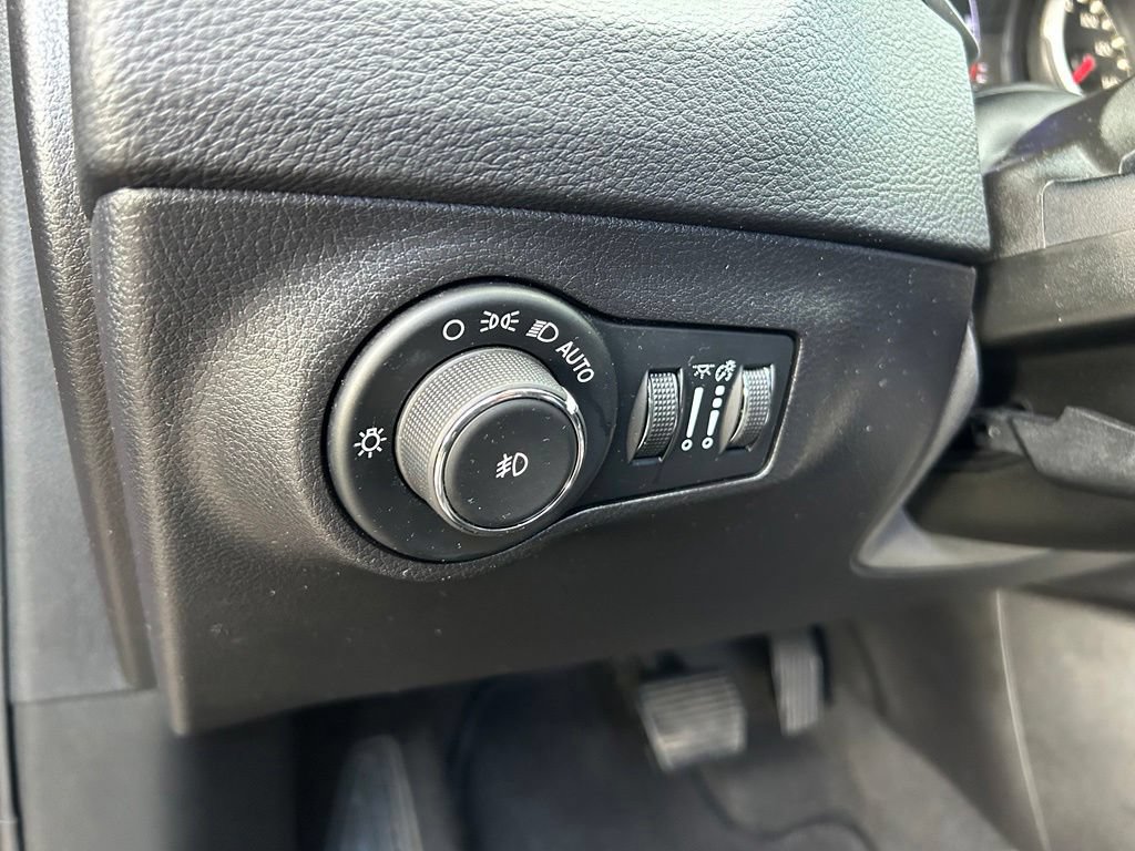 Certified 2020 Jeep Compass Latitude FWD image 18