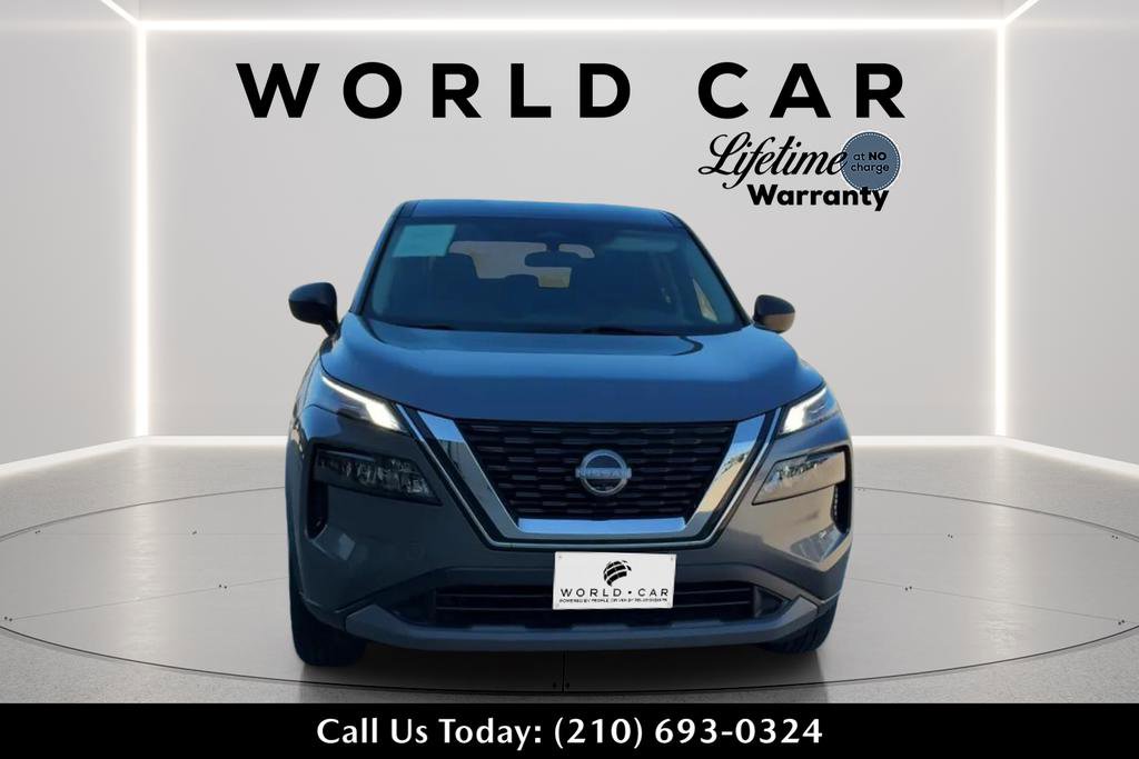 Used 2022 Nissan Rogue S image 2