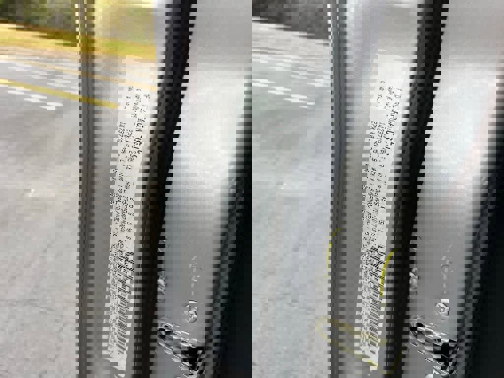 Used 2019 Jeep Cherokee Latitude w/ Cold Weather Group image 28