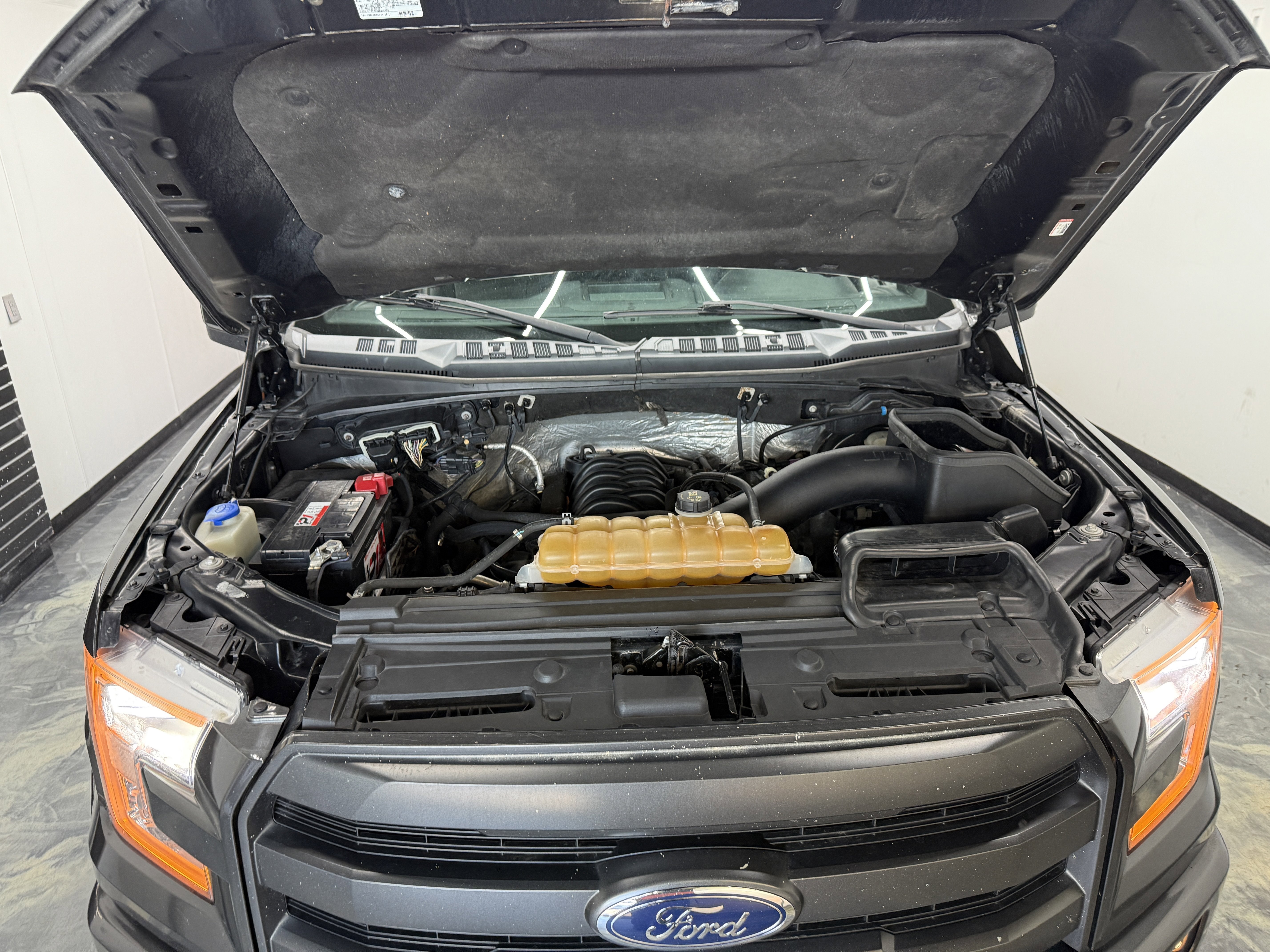 Used 2016 Ford F150 Lariat w/ Equipment Group 502A Luxury image 29