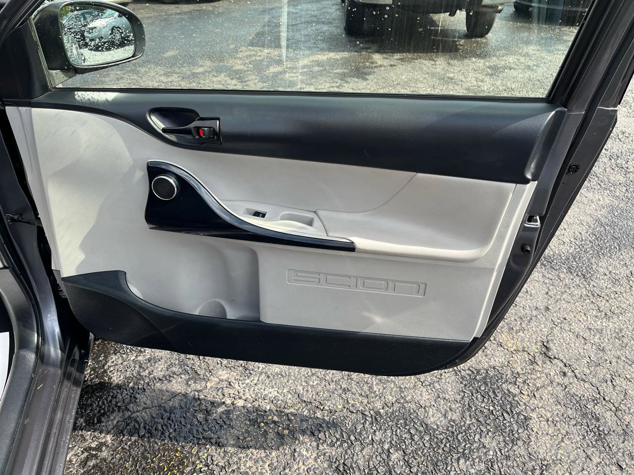 Used 2013 Scion iQ image 25