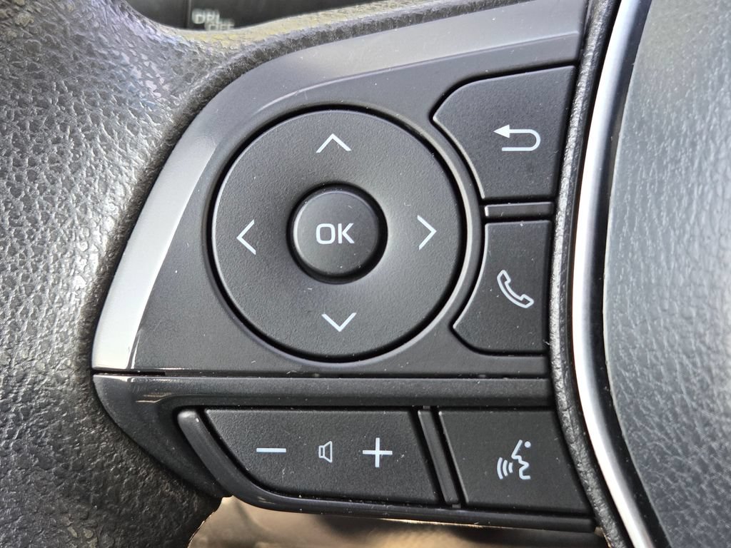 Used 2018 Toyota Camry LE FWD image 7