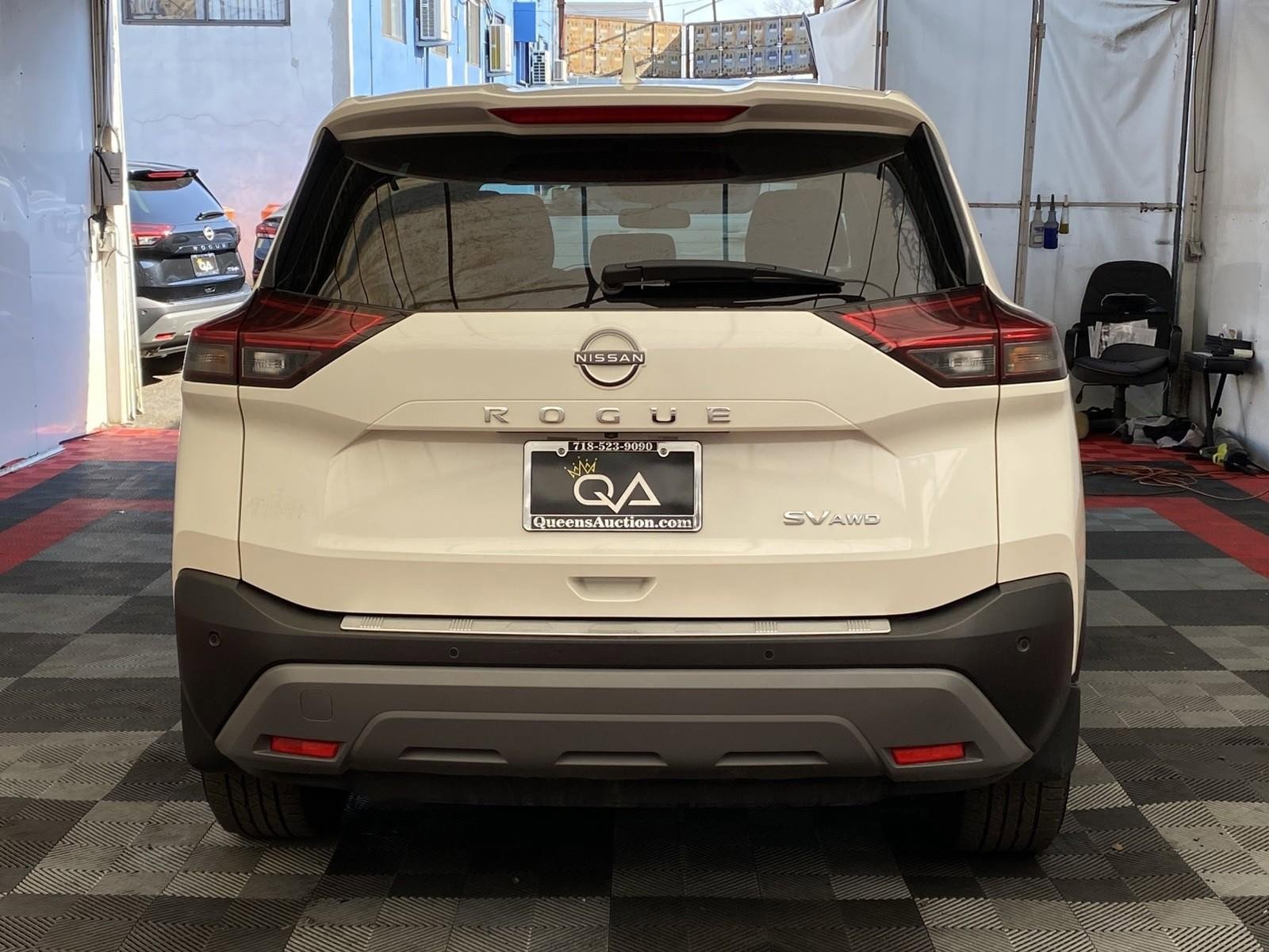 Used 2023 Nissan Rogue SV image 5