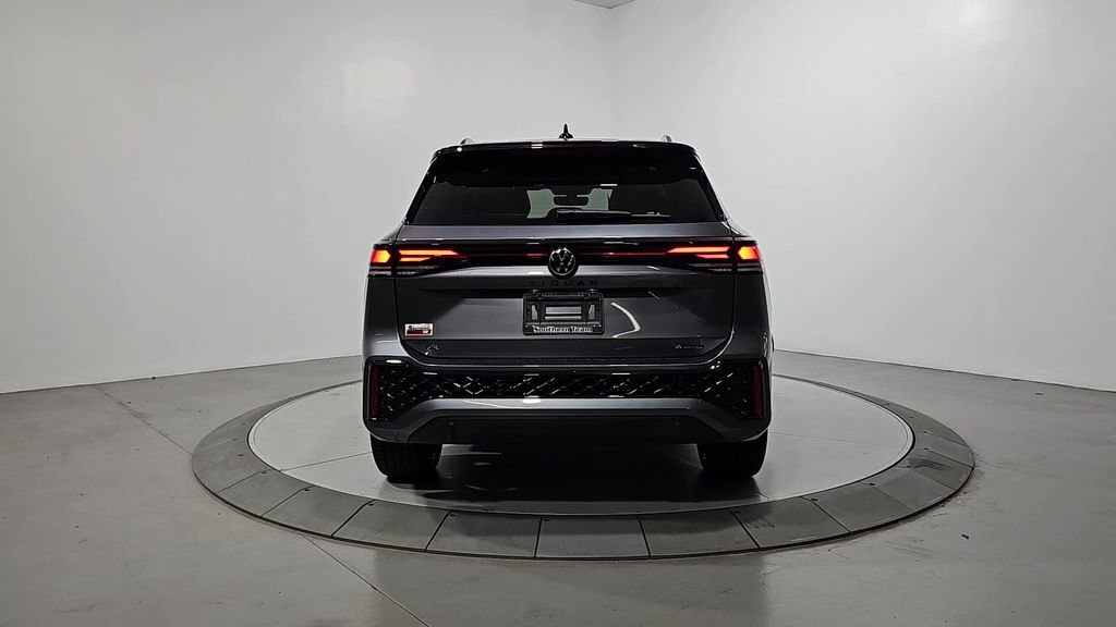 New 2026 Volkswagen Tiguan SE R-Line image 4