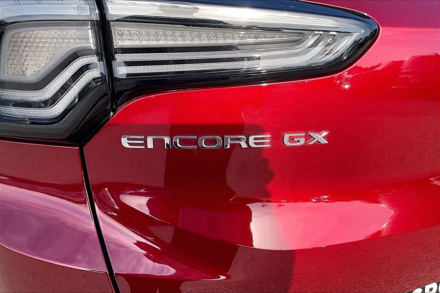 Used 2025 Buick Encore GX Avenir w/ Avenir Technology Package FWD image 31