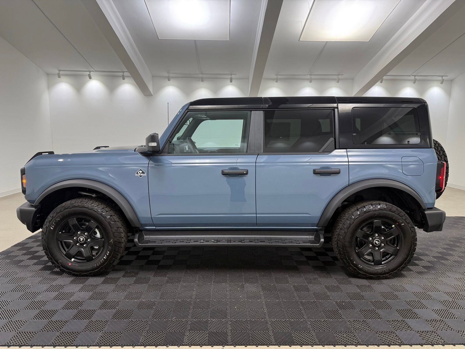 New 2025 Ford Bronco Outer Banks image 4
