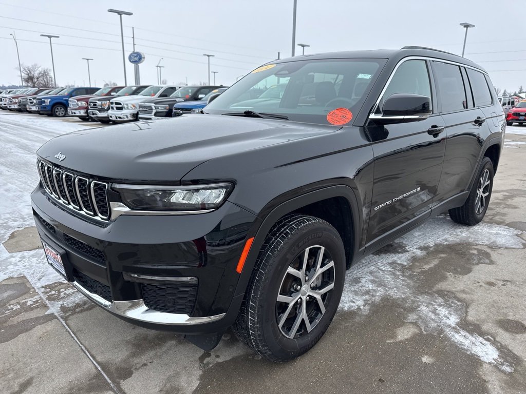 Certified 2024 Jeep Grand Cherokee L Limited w/ Luxury Tech Group II image 30