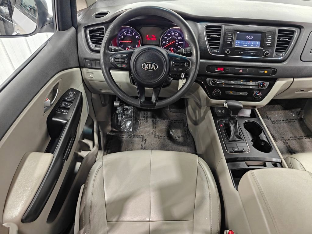 Used 2018 Kia Sedona L FWD image 4