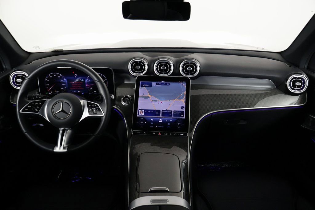 Certified 2025 Mercedes-Benz GLC 300 image 8