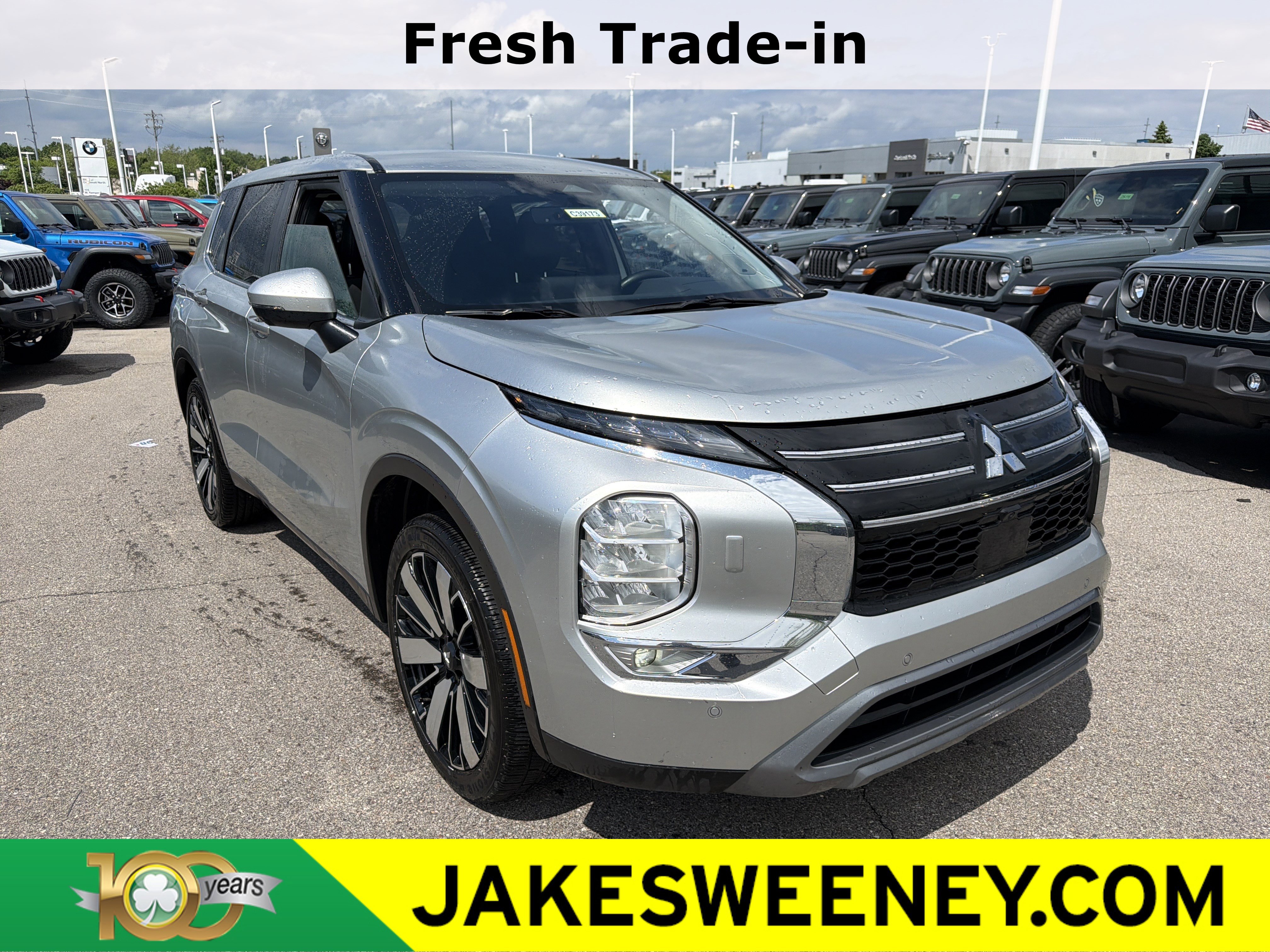 Used 2025 Mitsubishi Outlander SE AWD/4WD image 1