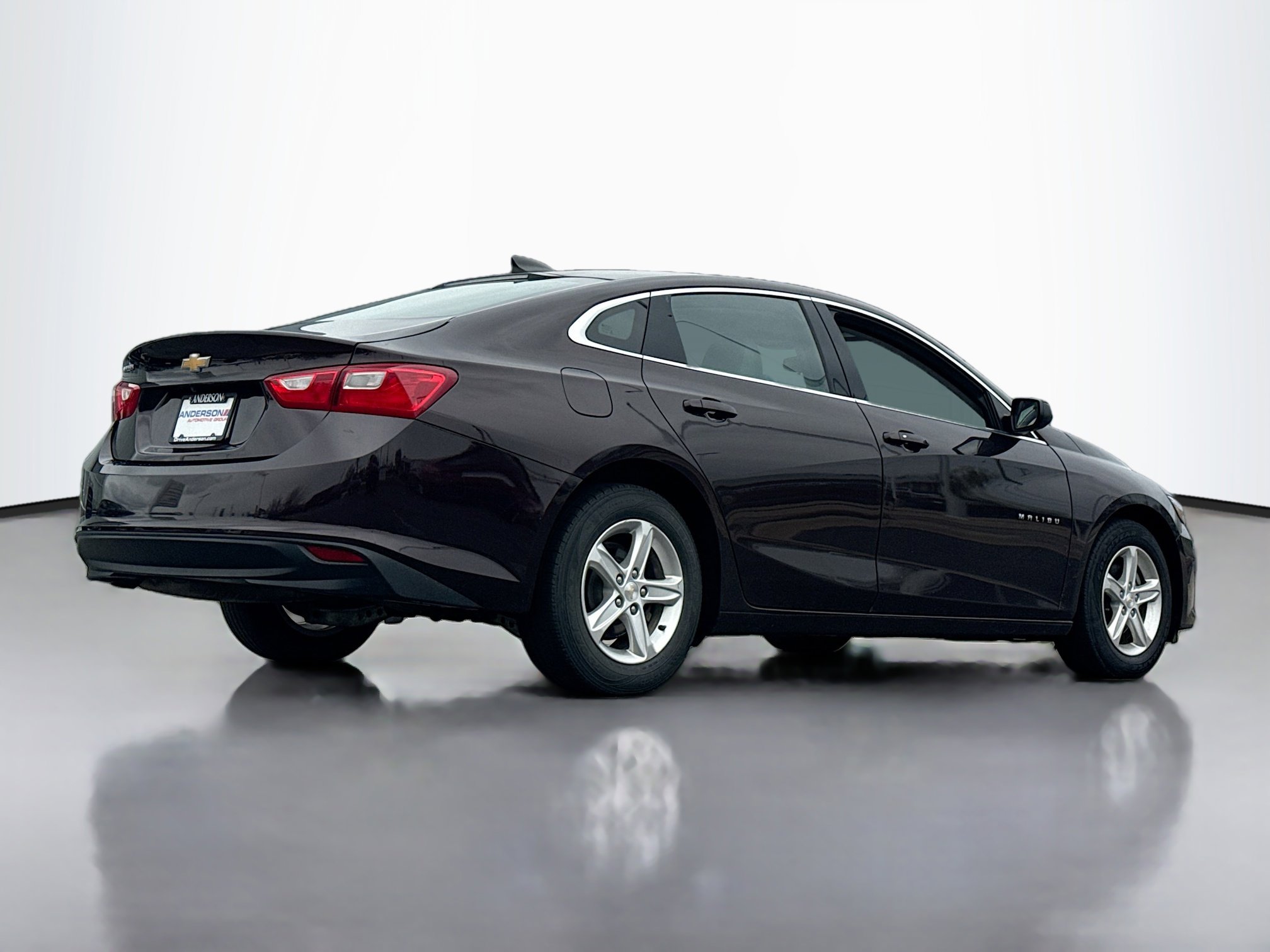 Used 2021 Chevrolet Malibu LS FWD image 2