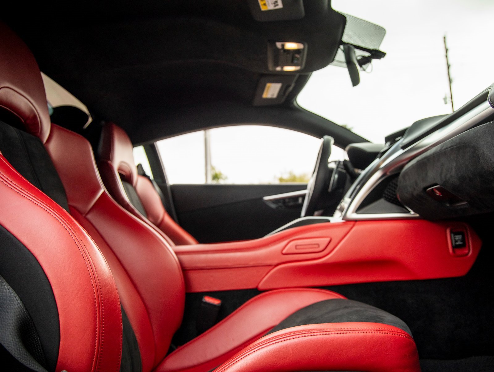 Used 2017 Acura NSX image 31