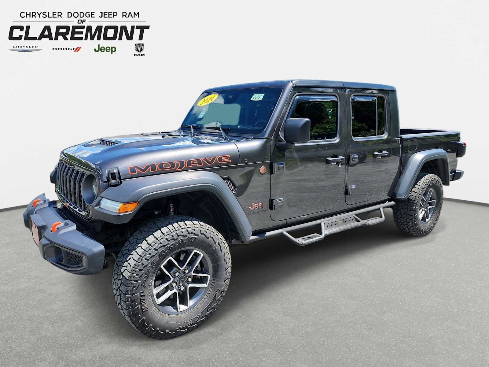 Used 2024 Jeep Gladiator Mojave w/ Convenience Group AWD/4WD image 1