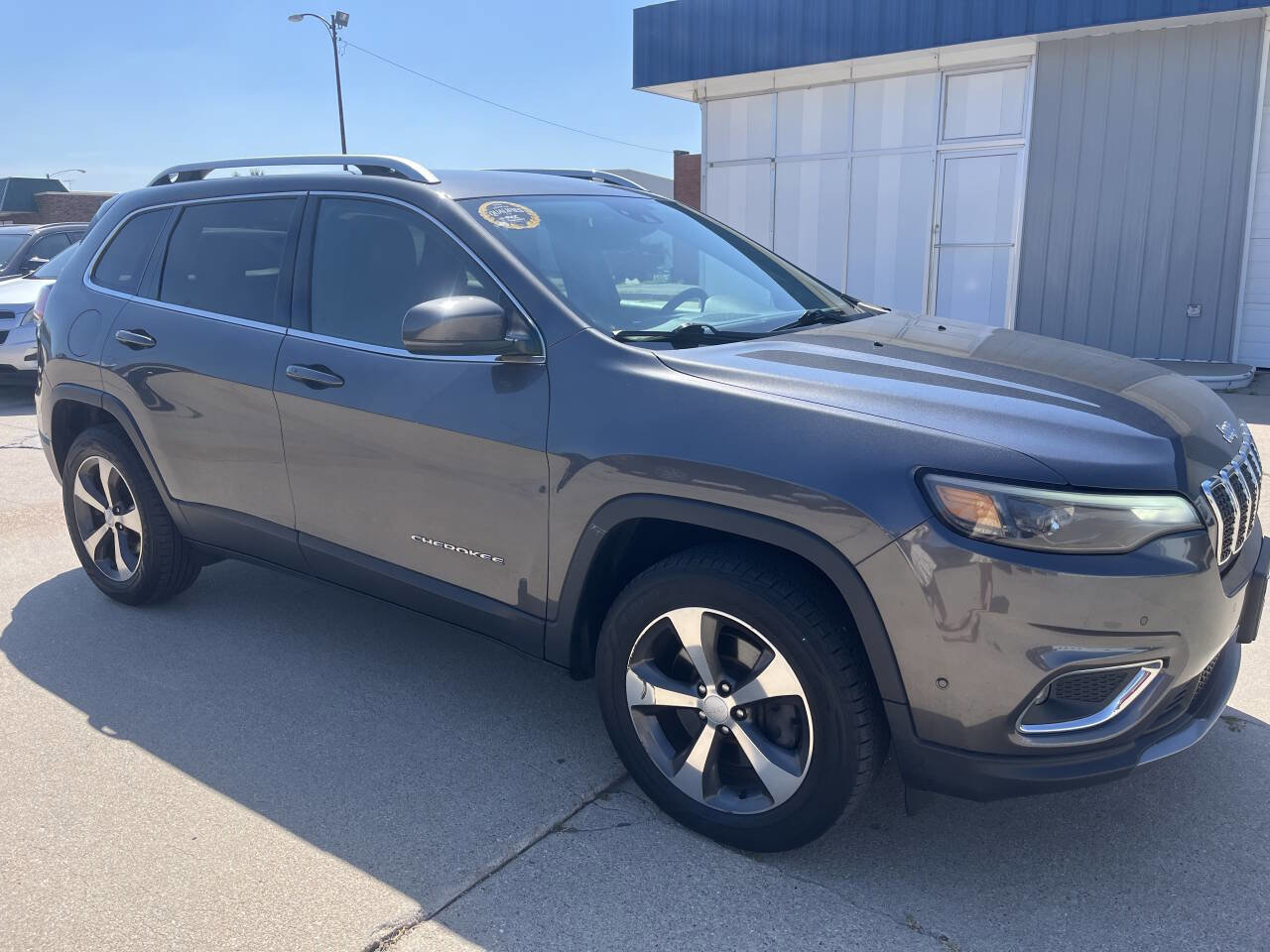 Used 2019 Jeep Cherokee Limited w/ Technology Group image 10
