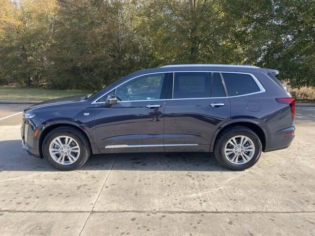 New 2025 Cadillac XT6 Luxury image 2