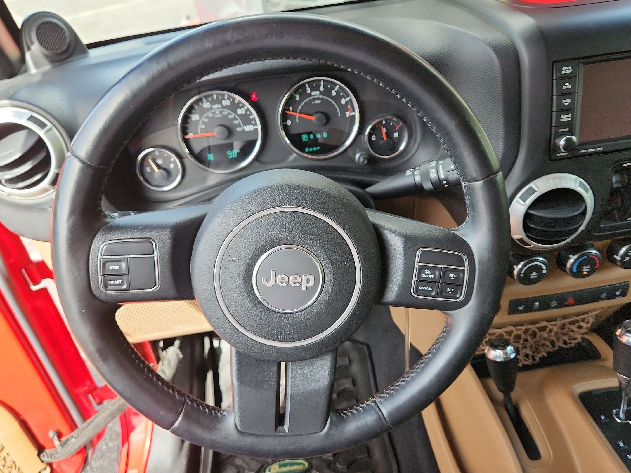 Used 2014 Jeep Wrangler Unlimited Rubicon w/ Max Tow Package AWD/4WD image 11