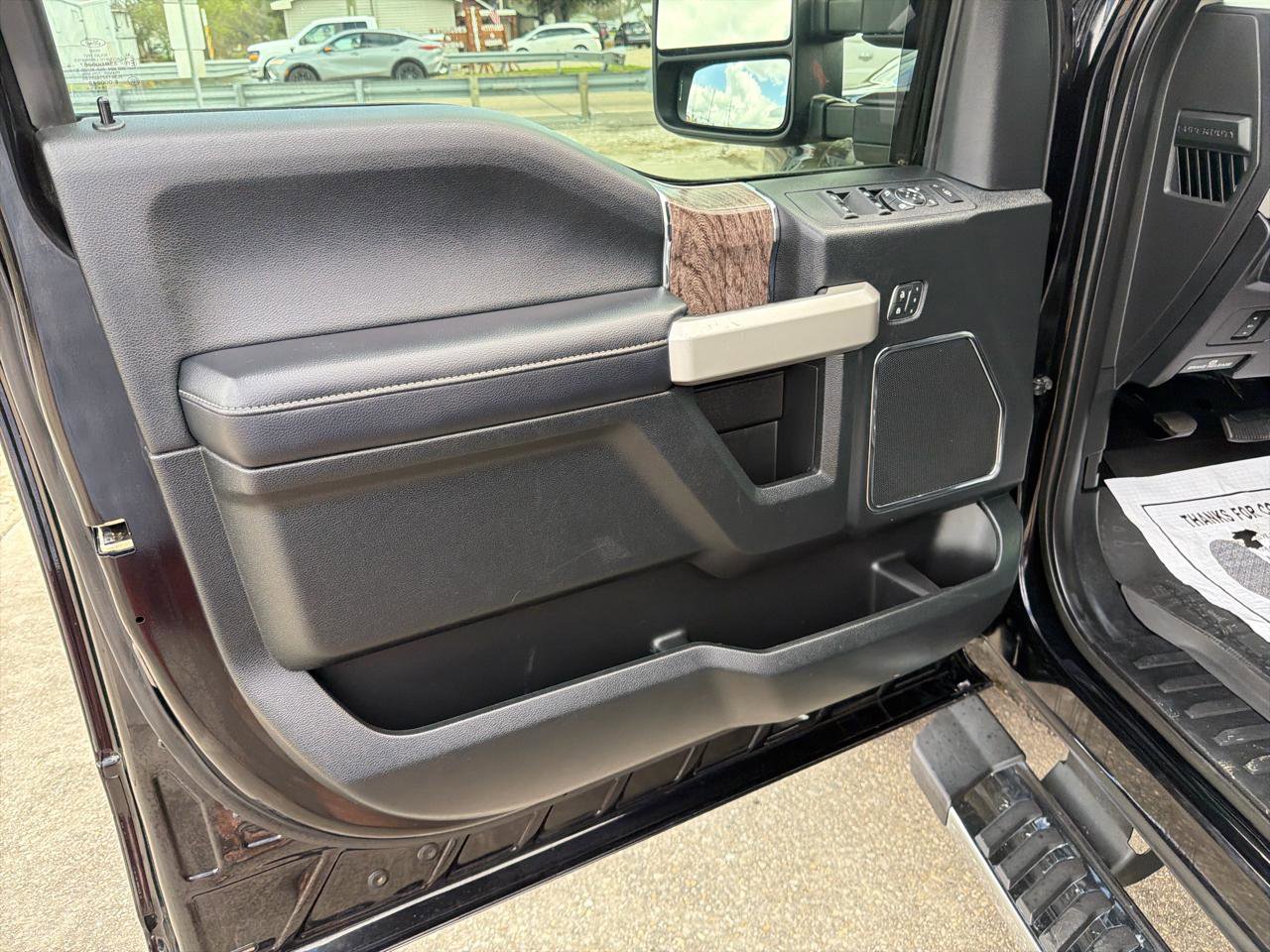 Used 2019 Ford F250 Lariat w/ Lariat Value Package AWD/4WD image 17