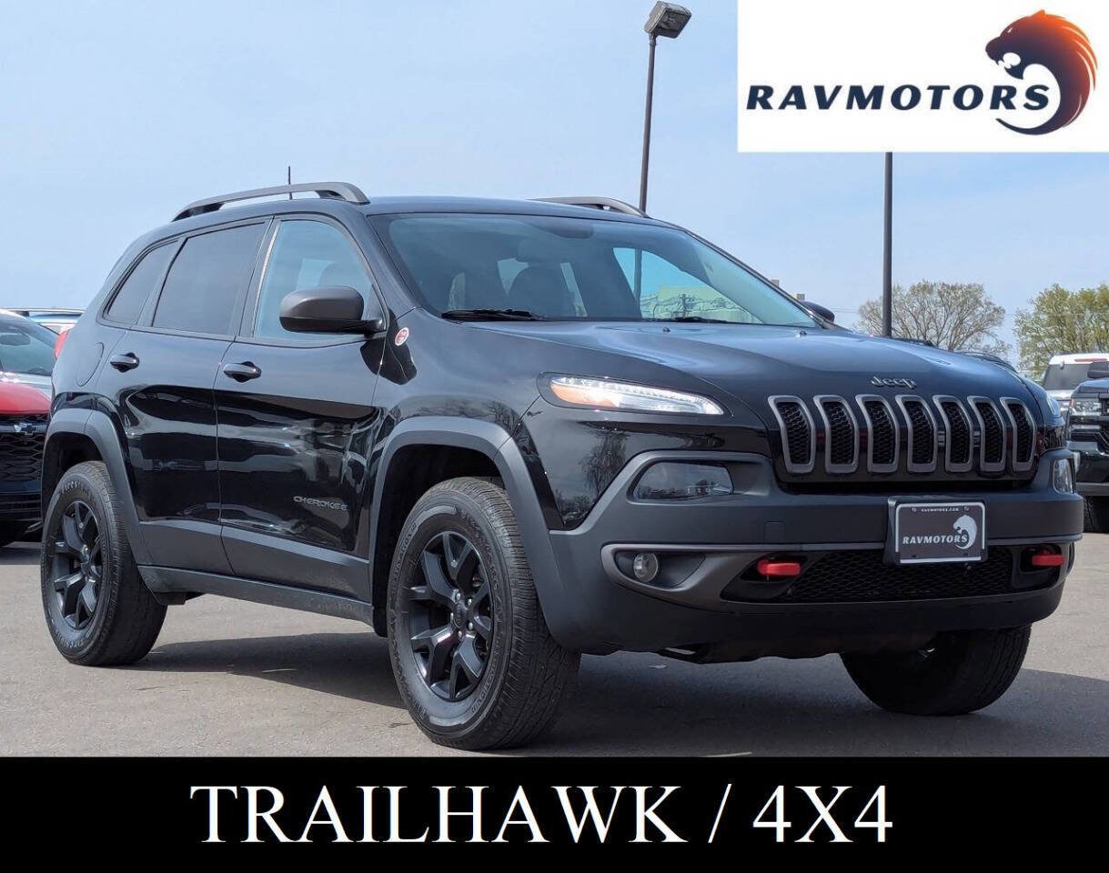 Used 2016 Jeep Cherokee Trailhawk w/ Cold Weather Group AWD/4WD image 1
