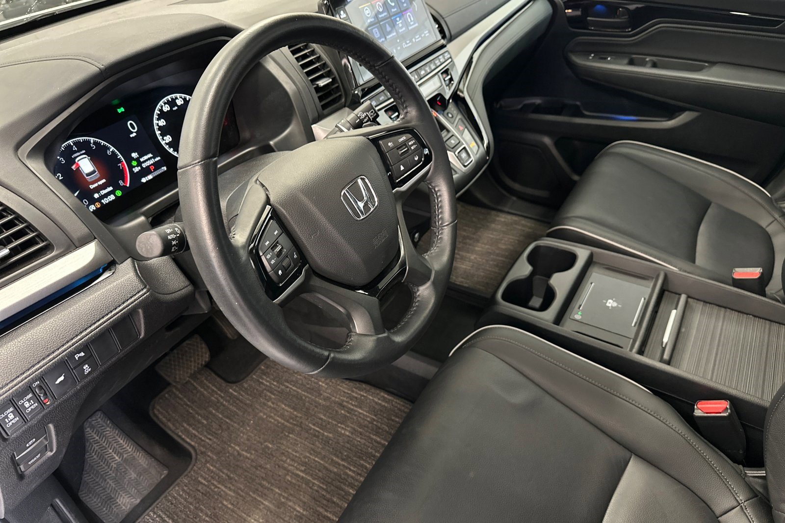 Used 2025 Honda Odyssey Touring image 5