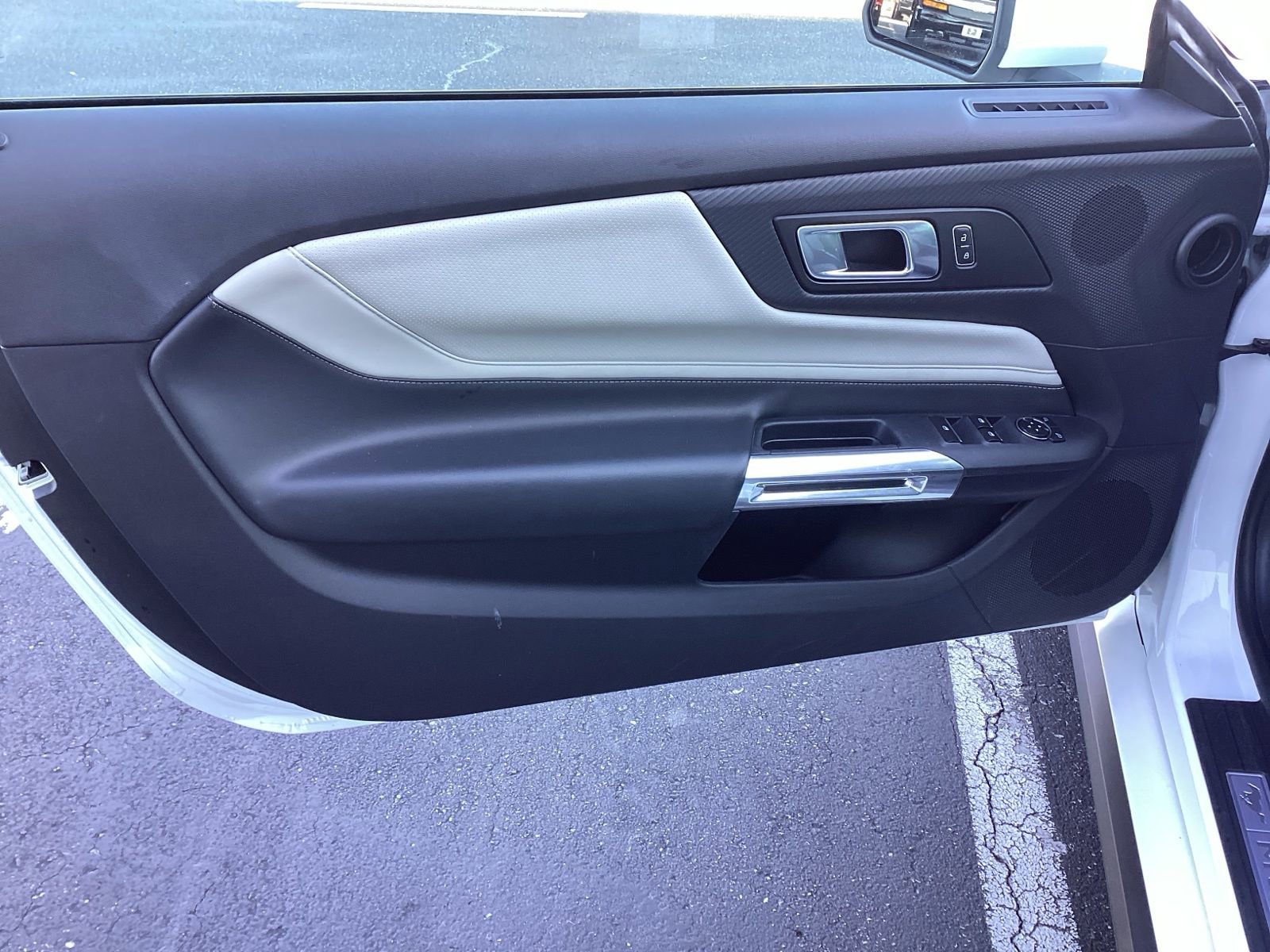 Used 2024 Ford Mustang GT Premium image 23