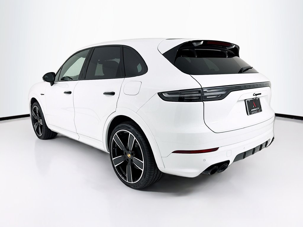 Certified 2023 Porsche Cayenne Platinum Edition AWD/4WD image 3