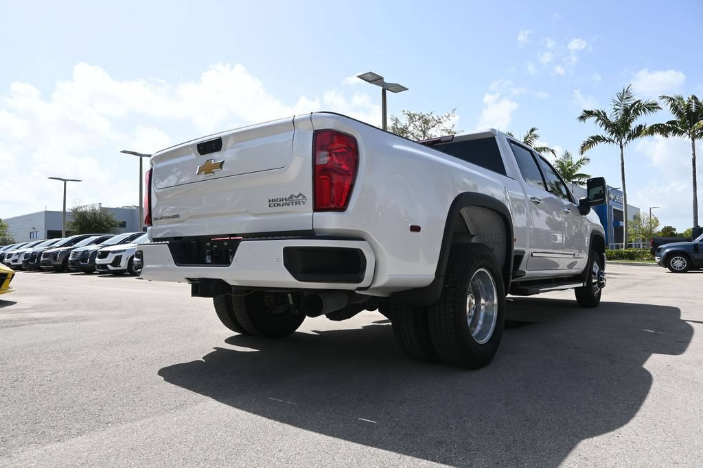 Used 2025 Chevrolet Silverado 3500 High Country w/ High Country Premium Package AWD/4WD image 14