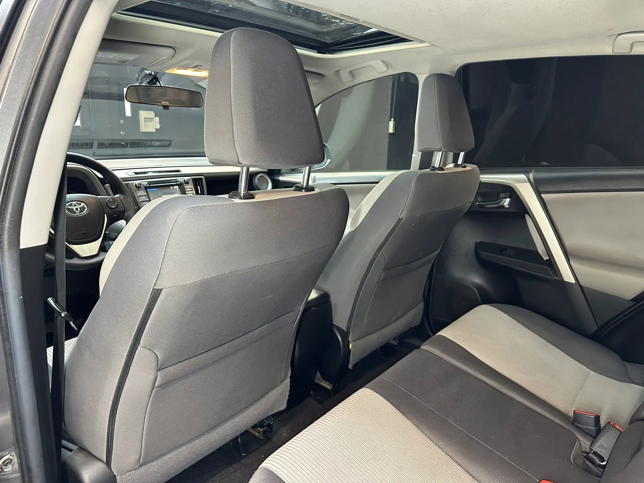 Used 2015 Toyota RAV4 XLE image 16