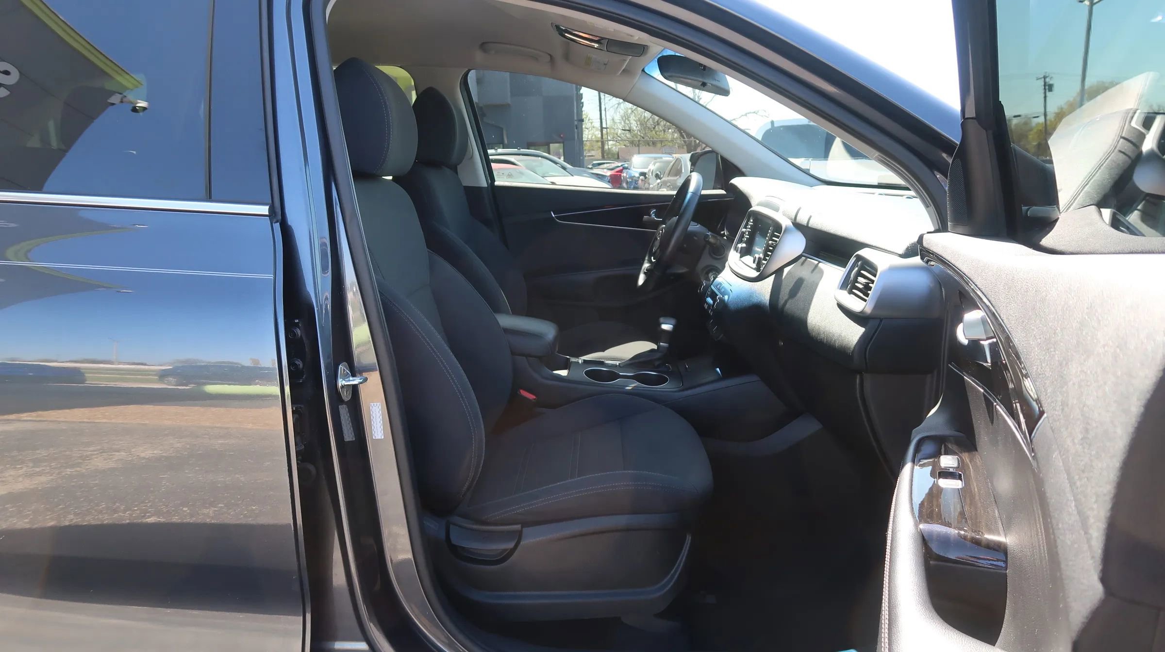 Used 2019 Kia Sorento S image 25
