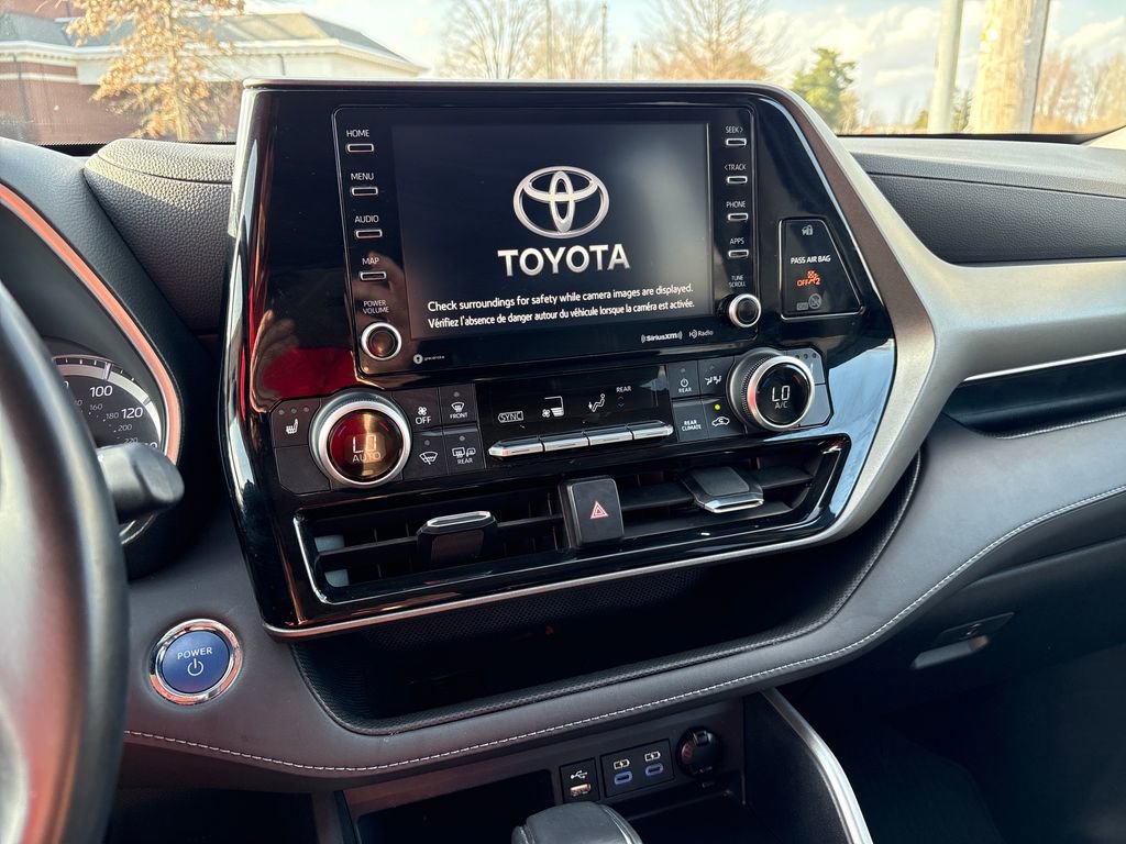 Used 2022 Toyota Highlander XLE image 22