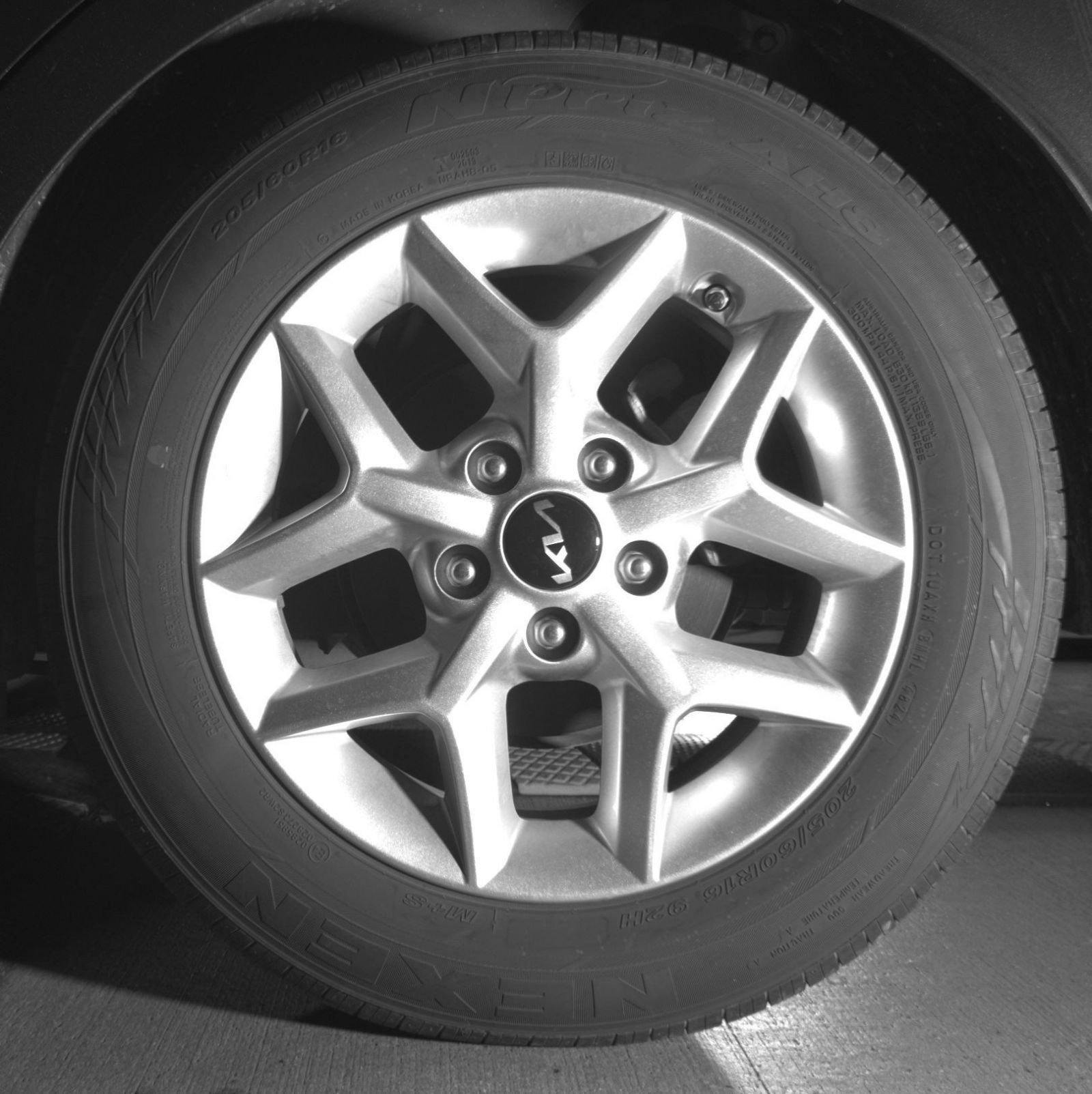 Used 2025 Kia Soul LX w/ LX Technology Package FWD image 17