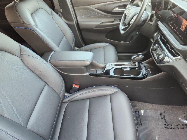 Used 2025 Buick Envista Sport Touring w/ Convenience II Package FWD image 19