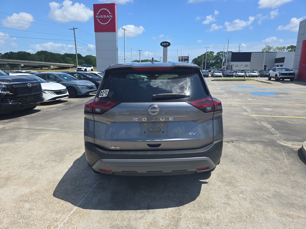 Used 2023 Nissan Rogue SV FWD image 5