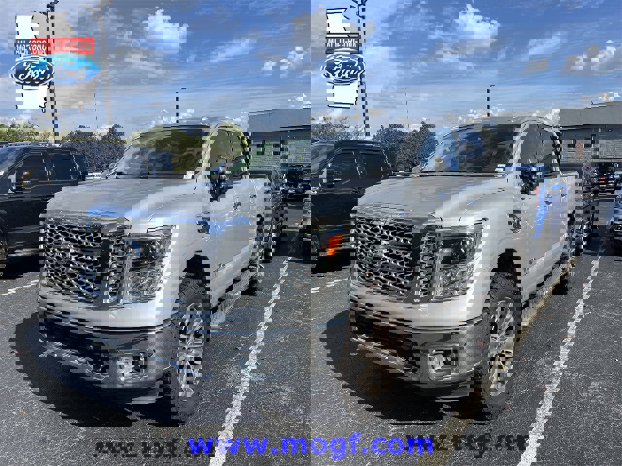 Used 2017 Nissan Titan SL w/ SL Towing Convenience Package