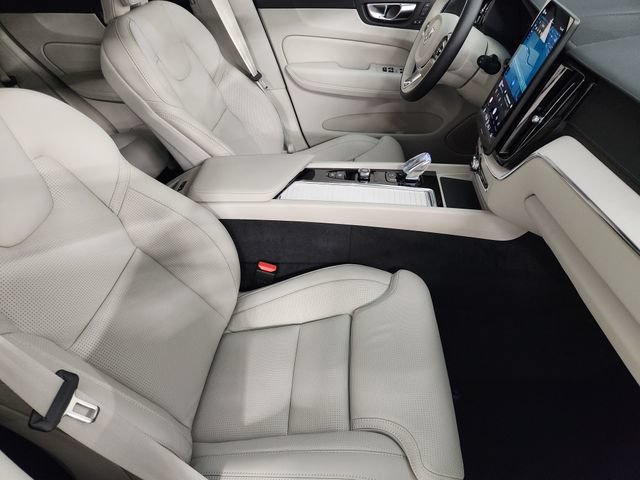 New 2026 Volvo XC60 T8 Ultra w/ Protection Package Premier AWD/4WD image 3
