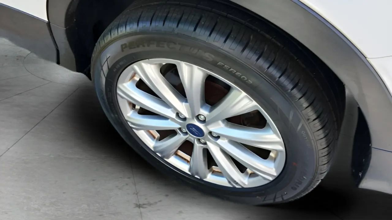 Used 2017 Ford Escape Titanium image 22